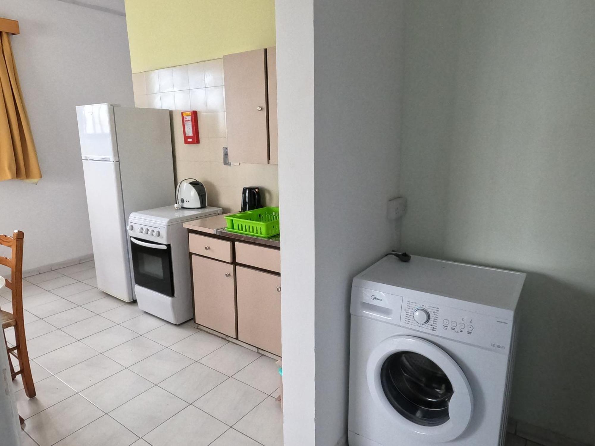 Island Budget Apartments Paphos Esterno foto